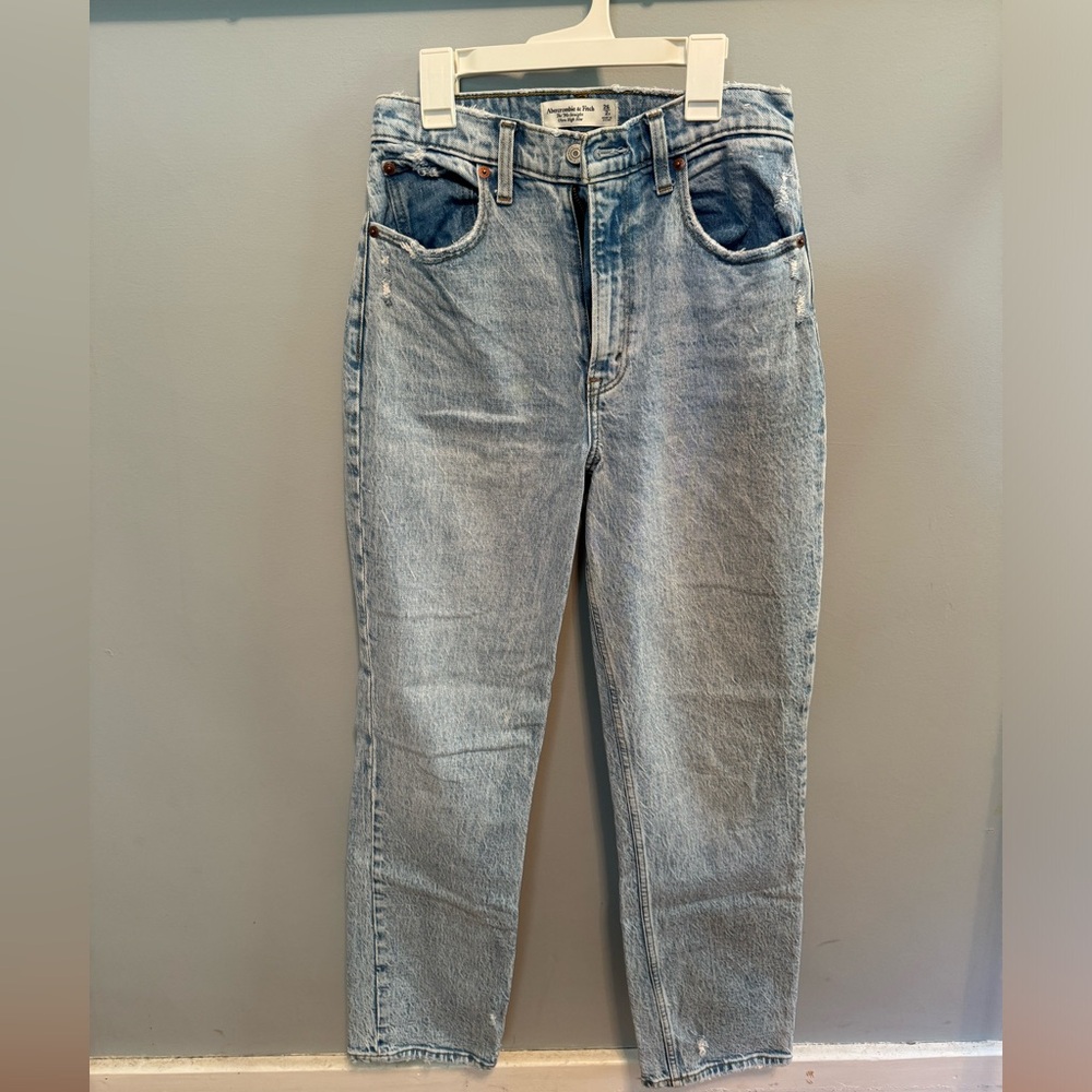Abercrombie and Fitch “The 90s straight ultra high rise” jeans size 26/2R